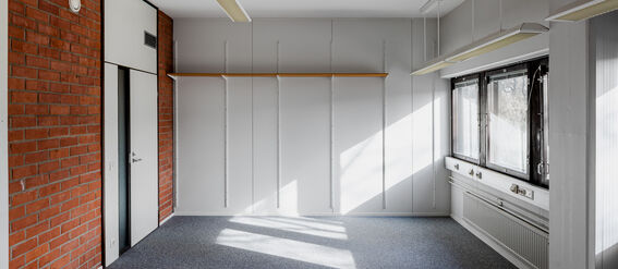 Example of a leasable starter office space in startup hub A Grid