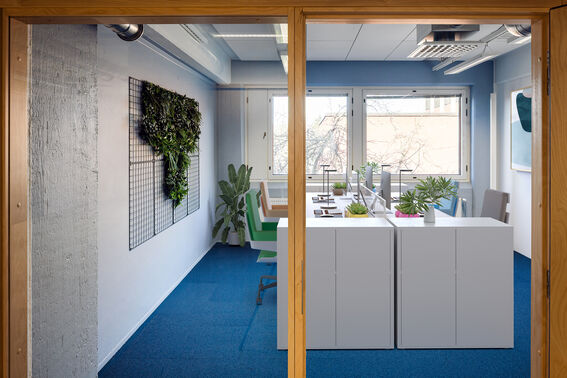 Digitally furnished medium office
